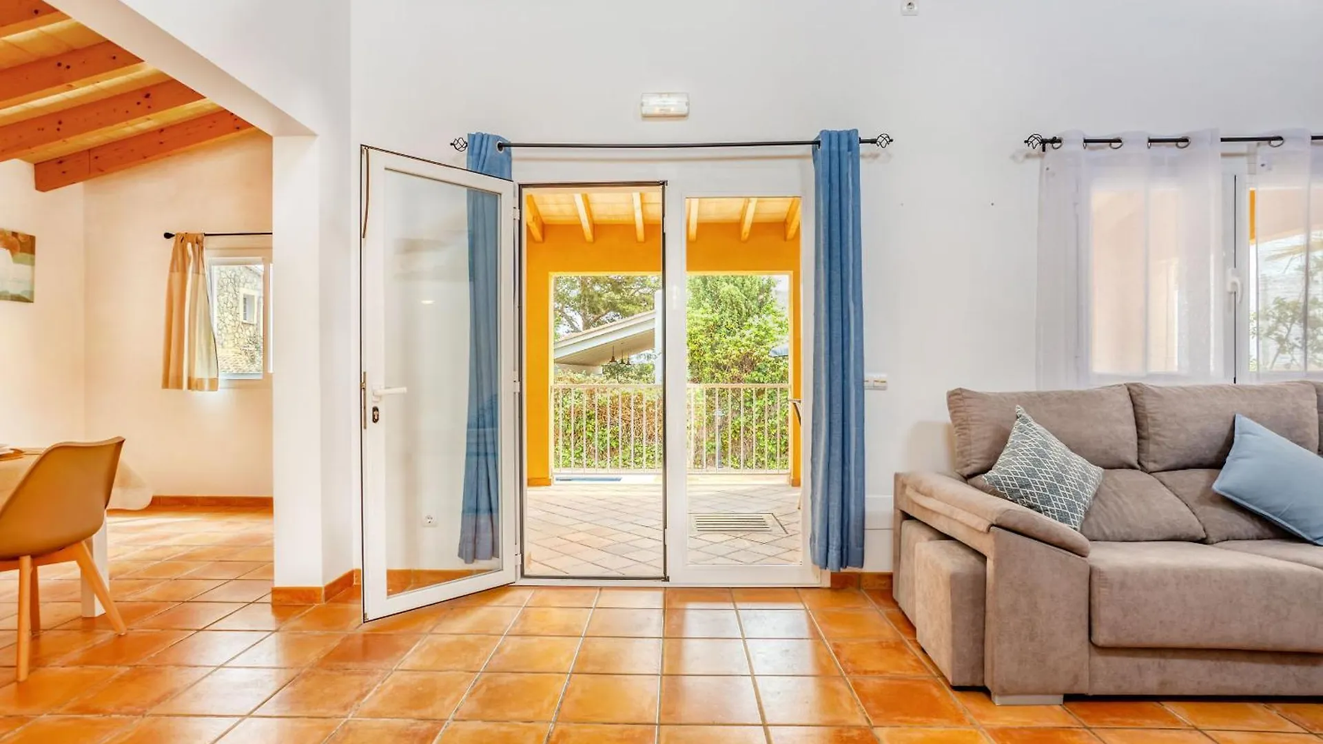 Casa Tulipa By Dracmallorca Cala Llombards